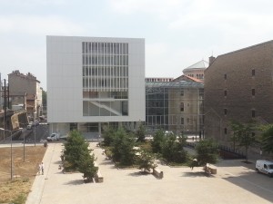 Université Catholique de Lyon à Perrache Place des Archives